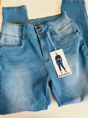 Bamboo Women's Light Blue High-Waist Stretch Jeans BNWT